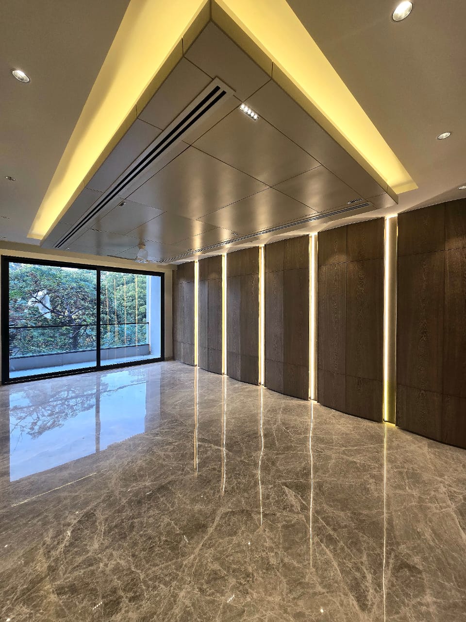 4 BHK + Pooja Room,Servant Room Builder Floor For Sale in DLF Atria