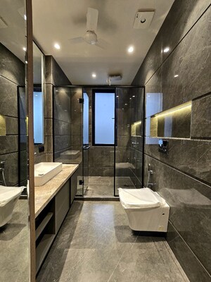 Furnished Amenities in 4 BHK Builder Floor at DLF Atria, Dlf Phase ii – for Sale