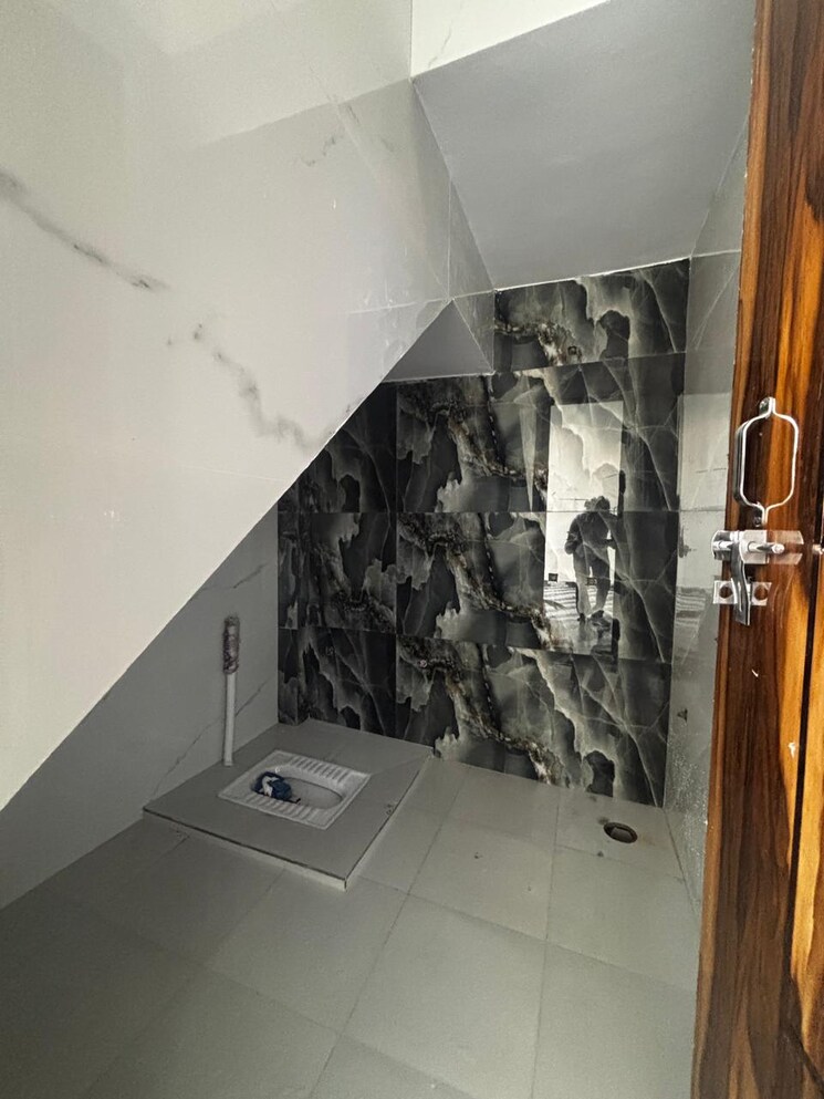 Bathroom, dehradun cantt 3 Bedroom 1000 Sq.Ft. Independent House In Dehradun Cantt Dehradun 8470203