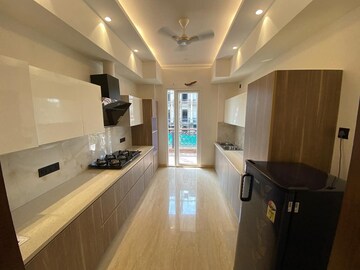4 BHK Builder Floor For Sale in BPTP Amstoria Country Floor, Sector 102