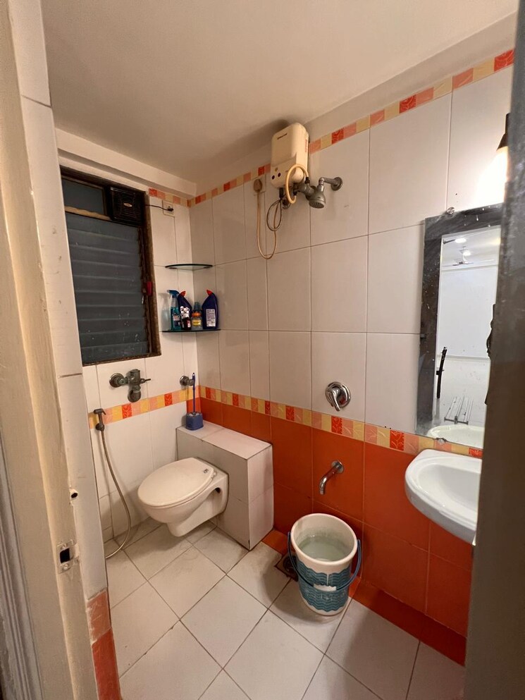 Bathroom, cbd belapur sector 15 2 Bedroom 850 Sq.Ft. Apartment In Cbd Belapur Sector 15 Navi Mumbai 8470193