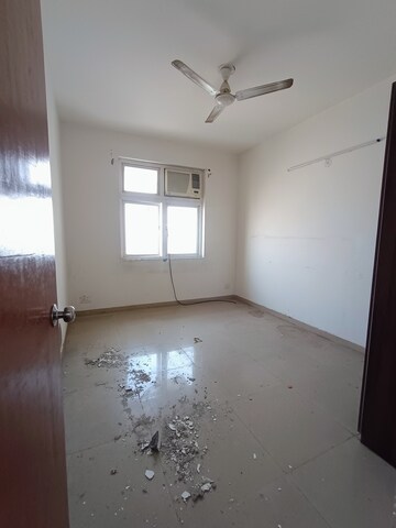 Master Bedroom in 3.5 BHK Villa at Amrapali Leisure Valley, Tech Zone 4 Greater Noida – for Rent