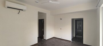 Master Bedroom in 4 BHK Builder Floor at BPTP Amstoria, Sector 102 – for Rent