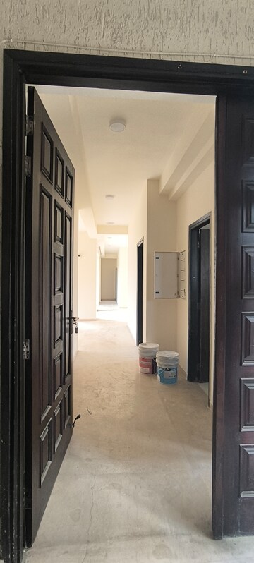 Furnished Amenities in 4 BHK Builder Floor at BPTP Amstoria, Sector 102 – for Rent