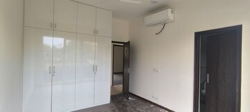 Master Bedroom in 4 BHK Builder Floor at BPTP Amstoria, Sector 102 – for Rent