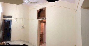 Room in 1 BHK Apartment at Yashodham Complex, Goregaon East – for Rent