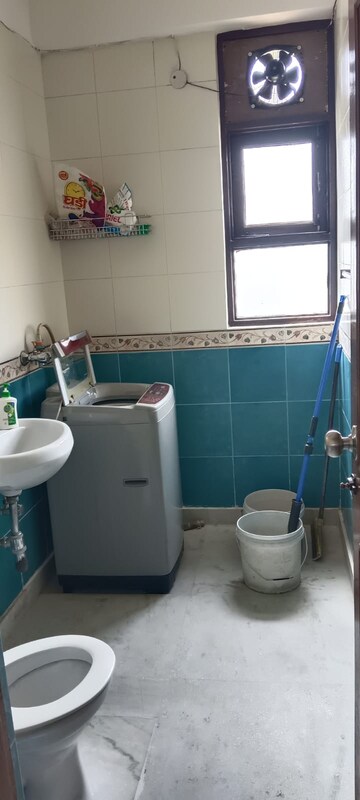 Bathroom in 2 BHK Apartment at Gail CGHS, Sector 56 – for Rent