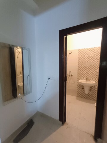 Master Bedroom in 3 BHK Villa at Amrapali Leisure Park, Amrapali Leisure Valley – for Rent