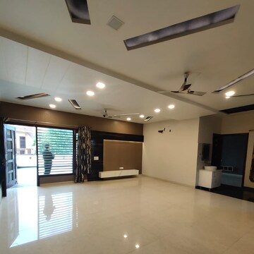 Room in 2 BHK Independent House at Sector 12 – for Rent