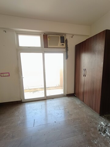 Master Bedroom in 3 BHK Apartment at Mahagun Mywoods II, Sector 16c Greater Noida – for Rent