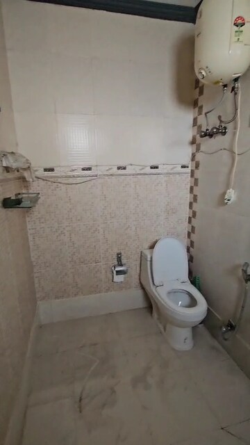 Master Bedroom in 3 BHK Builder Floor at Kishangarh – for Rent