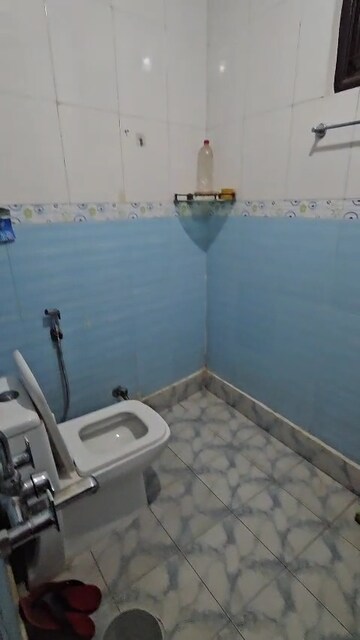 Room in 3 BHK Builder Floor at Kishangarh – for Rent