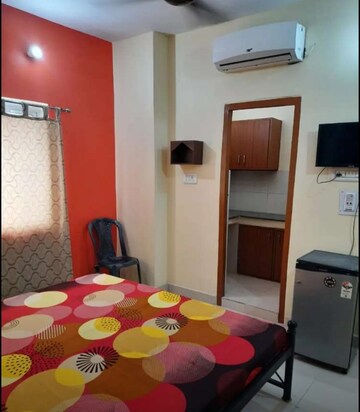 Bedroom in 1 BHK Builder Floor at Hazratganj – for Rent