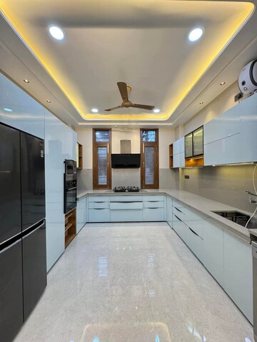 Furnished Amenities in 4 BHK Villa at Vaishali Nagar – for Sale