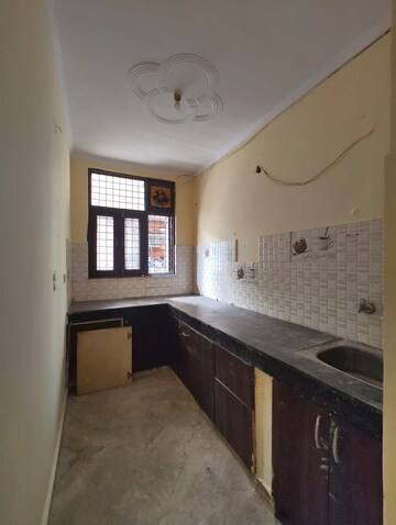 2 BHK Builder Floor For Rent in Govindpuri