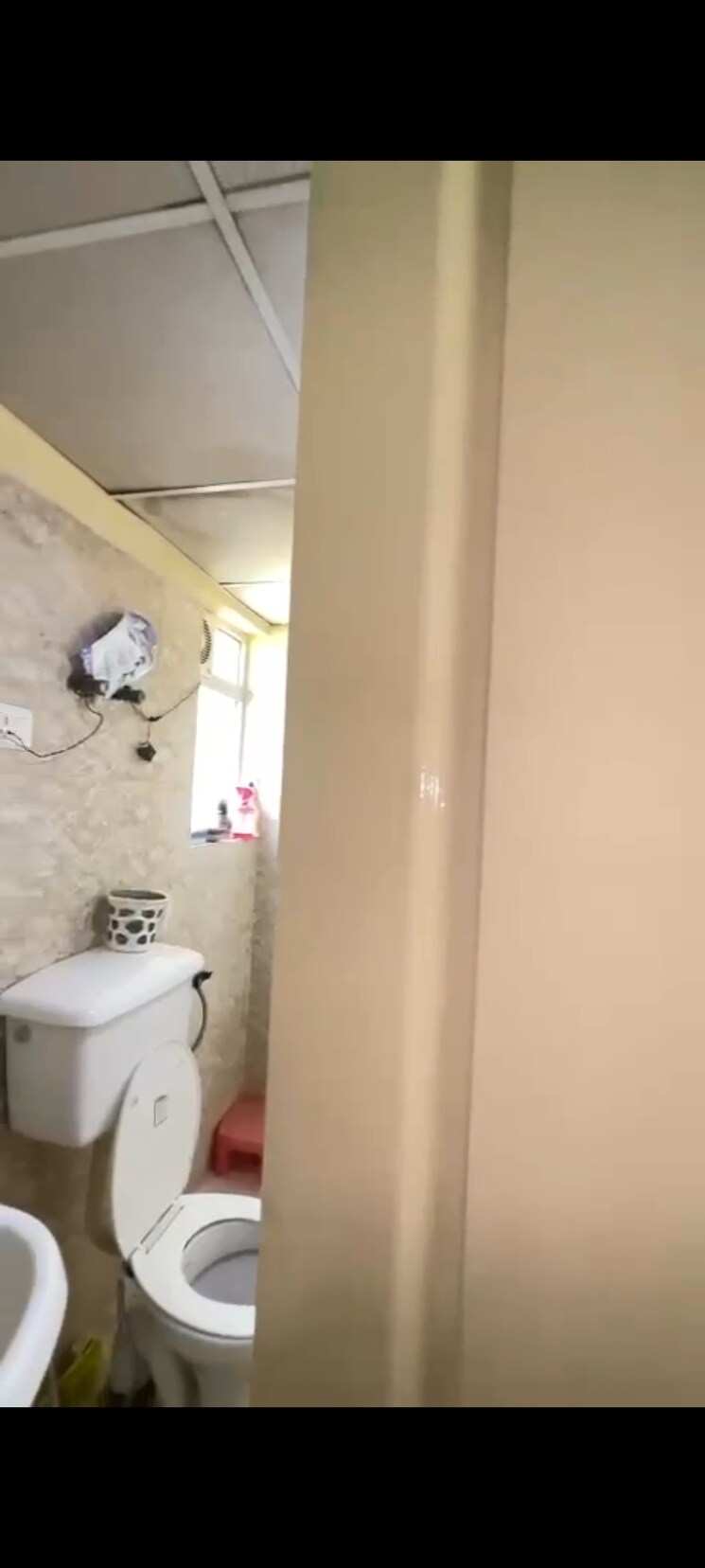 Bathroom, paras-seasons 3.5 Bedroom 1625 Sq.Ft. Apartment In Sector 168 Noida 8470808