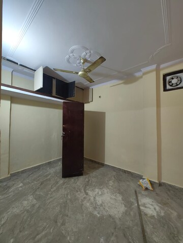 Master Bedroom in 2 BHK Builder Floor at Govindpuri – for Rent