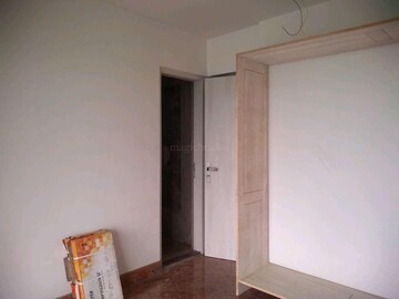 Room in 1.5 BHK Apartment at Neumec Shreeji Towers, Wadala East – for Sale