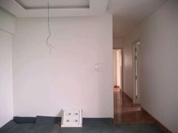 Room in 1.5 BHK Apartment at Neumec Shreeji Towers, Wadala East – for Sale
