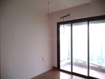 Room in 1.5 BHK Apartment at Neumec Shreeji Towers, Wadala East – for Sale