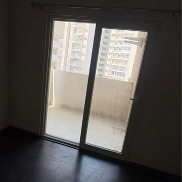  3.5 BHK Apartment at Ajnara Daffodil, Sector 137 – for Sale