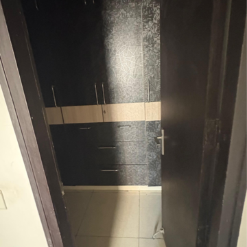 Bathroom in 3.5 BHK Apartment at Ajnara Daffodil, Sector 137 – for Sale