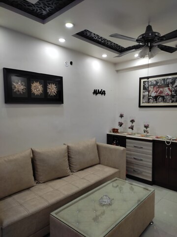Living Room in 3 BHK Apartment at Moti Nagar – for Rent
