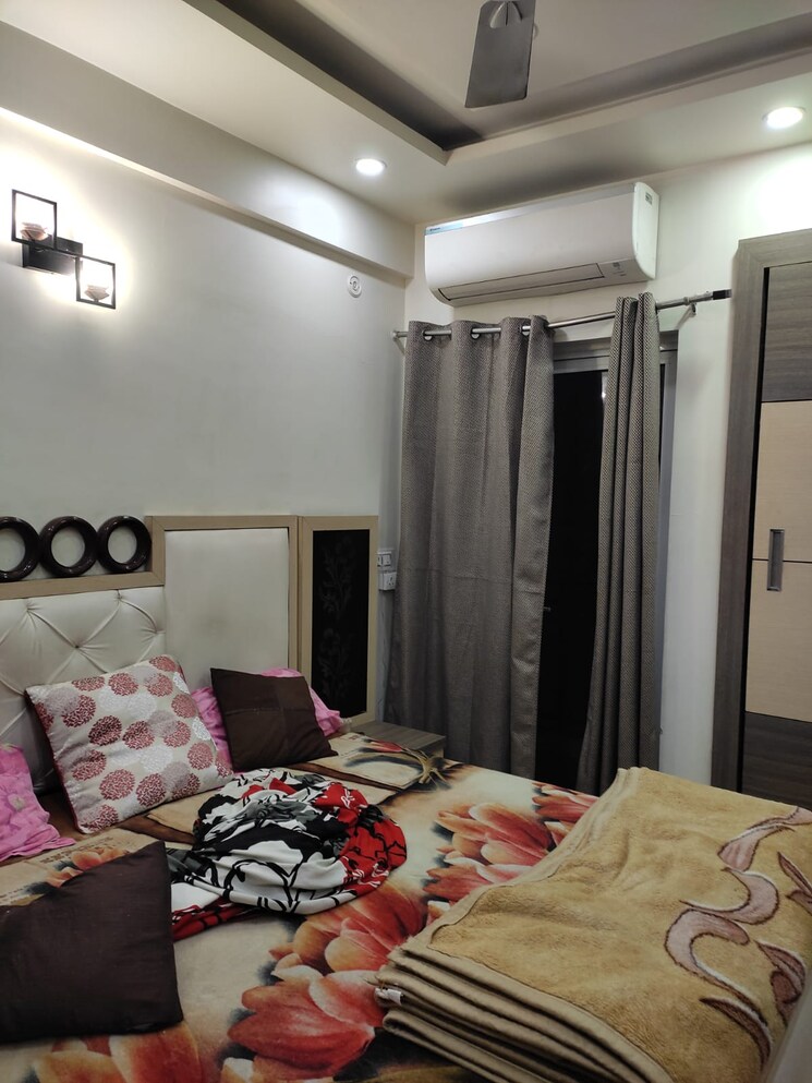 Bedroom, moti nagar 3 Bedroom 1600 Sq.Ft. Apartment In Moti Nagar Delhi 8470881