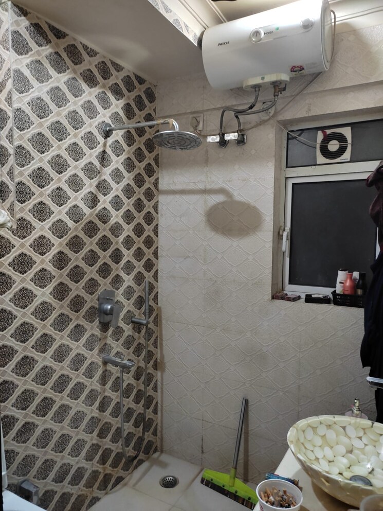 Bathroom, moti nagar 3 Bedroom 1600 Sq.Ft. Apartment In Moti Nagar Delhi 8470881