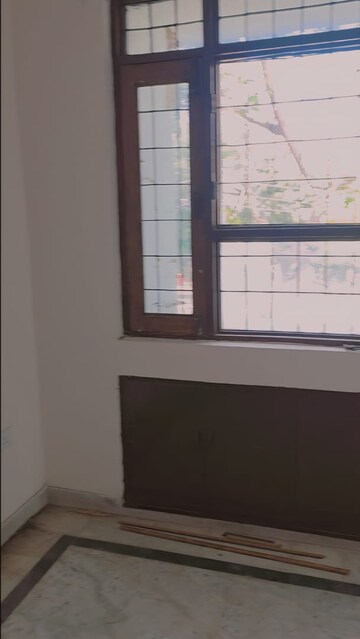 Master Bedroom in 3 BHK Independent House at Gomti Nagar – for Rent