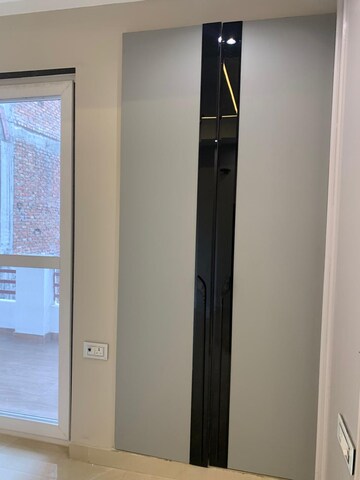 Room in 3 BHK Builder Floor at Sector 85 – for Rent