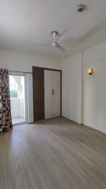 Room in 3 BHK Apartment at Moti Nagar – for Rent