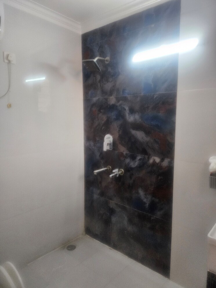 Bathroom, sector 49 3 Bedroom 1400 Sq.Ft. Builder Floor In Sector 49 Faridabad 8471051