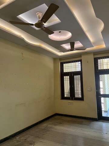 Room in 3 BHK Independent House at Mansarovar – for Rent