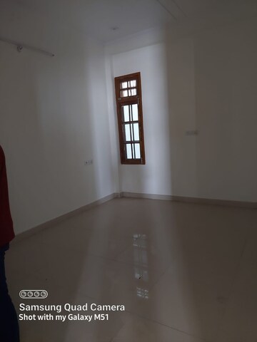 Master Bedroom in 6+ BHK Villa at Gomti Nagar – for Rent