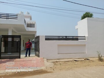 Living Room in 6+ BHK Villa at Gomti Nagar – for Rent