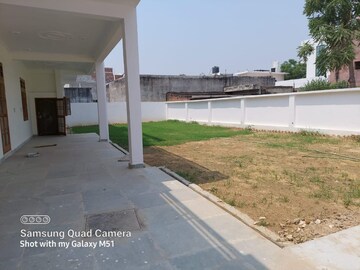 Room in 6+ BHK Villa at Gomti Nagar – for Rent