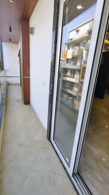 Furnished Amenities in 3 BHK Builder Floor at Sushant Lok 2, Sector 57 – for Rent