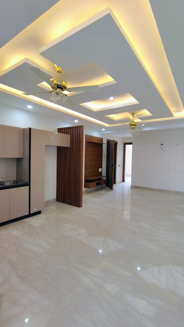 Master Bedroom in 3 BHK Builder Floor at Sushant Lok 2, Sector 57 – for Rent