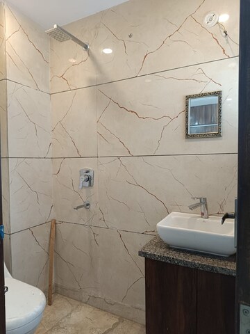 Bathroom in 2.5 BHK Apartment at Anuradha Apartments CGHS, Paschim Vihar – for Rent