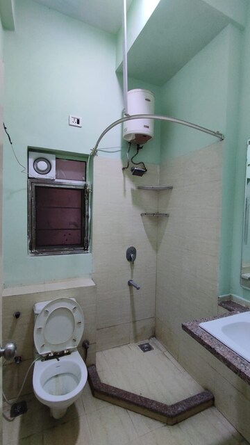 Bathroom in 3 BHK Apartment at Moti Nagar – for Rent
