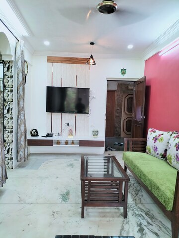 Bedroom in 2 BHK Apartment at Suchidham Complex, Goregaon East – for Rent