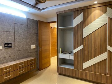 Master Bedroom in 3.5 BHK Apartment at Sunder Apartment, Paschim Vihar – for Rent