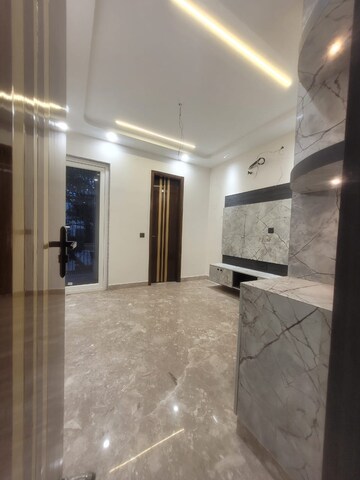 Master Bedroom in 2.5 BHK Apartment at Navbharat Apartments, Paschim Vihar – for Rent