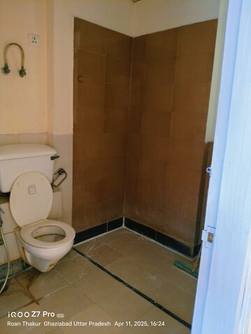 Bathroom in 2 BHK Apartment at Ansal Sushant Aquapolis, Dundahera – for Rent