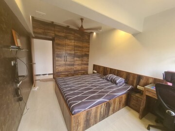 Bedroom in 3 BHK Apartment at Bandra West – for Rent