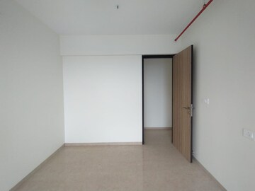 Room in 3 BHK Apartment at Dosti Eastern Bay, Wadala – for Rent