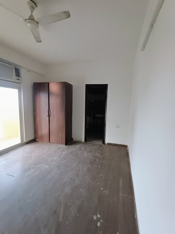 Master Bedroom in 3 BHK Apartment at Mahagun Mywoods, Sector 16c Greater Noida – for Rent
