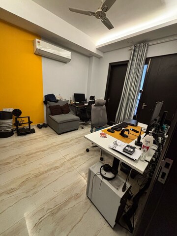 Building Lobby in 3 BHK Builder Floor at Sushant Lok 3, Sector 57 – for Rent