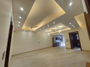 Master Bedroom in 3.5 BHK Apartment at Shubh Niketan Apartments, Paschim Vihar – for Rent